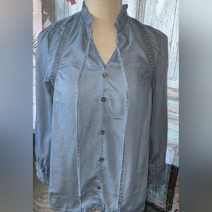 BLU PEPPER Denim Looking Lace Top Medium